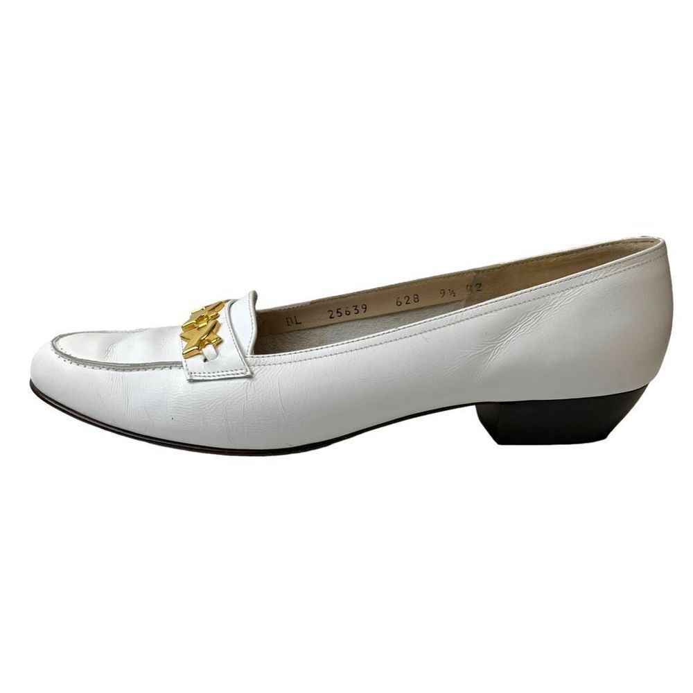 Salvatore Ferragamo White Leather Buckle Loafers Shoes Block Heel Size 9.5 - Picture 2 of 9